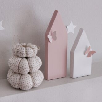 ΞΥΛΙΝΟ ΔΙΑΚΟΣΜΗΤΙΚΟ ΣΧΕΔΙΟ ΣΠΙΤΑΚΙ ΜΕ ΠΕΤΑΛΟΥΔΙΤΣΕΣ