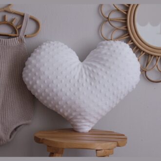 ΑΠΑΛΟ ΜΑΞΙΛΑΡΙ ΣΕ ΣΧΕΔΙΟ ΚΑΡΔΙΑ ΛΕΥΚΟ